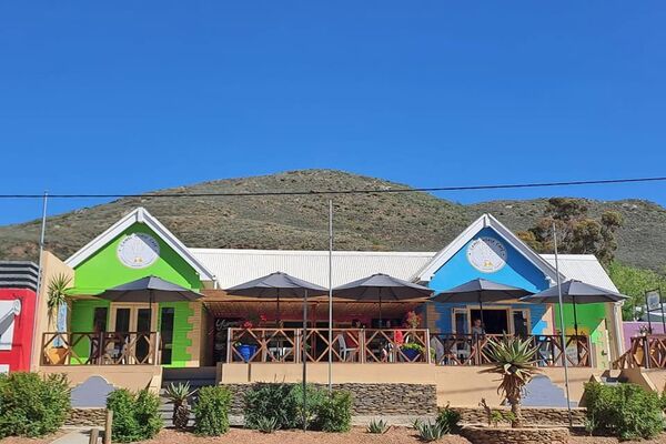 Camel Horse Café
